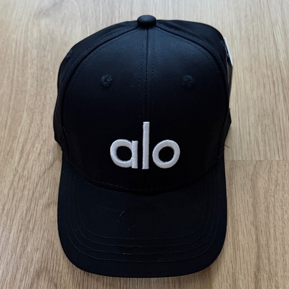 ALO Yoga Accessories - ALO Yoga Black Cap with White Logo hat 🧢 new